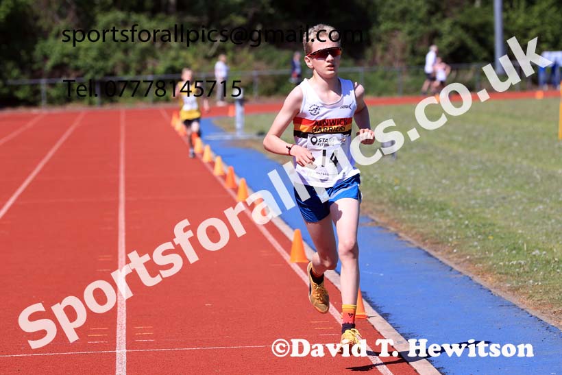 Boys under-13s 1500 metres, 2025 North Eastern Track and Field Champs., Shildon, County Durham. Photo: David T. Hewitson/Sports for All Pics